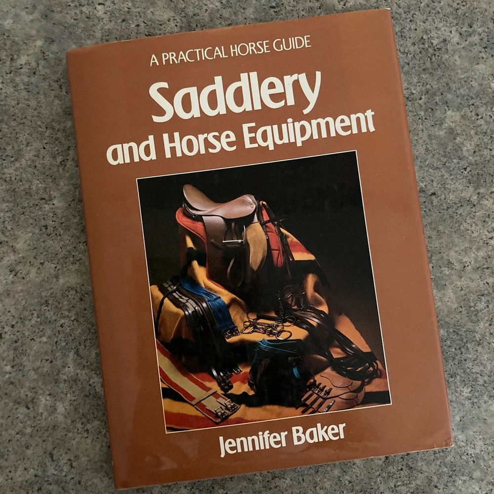 📕 Vintage Saddlery and Horse Equipment [Arco Publishing] Western Décor Book